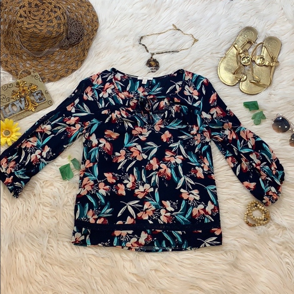 Ella Moss Blouse-i6 - Picture 1 of 8